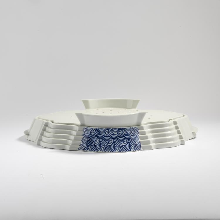 Bild 1 zu Objekt, Vorlegeteller 'Bernard' mit Abtropfablage 'Bergotte', 1990, Bořek &Scaron;&iacute;pek, Driade, Caorso; Koninklijke Porceleyne Fles, Delft, 169A 55