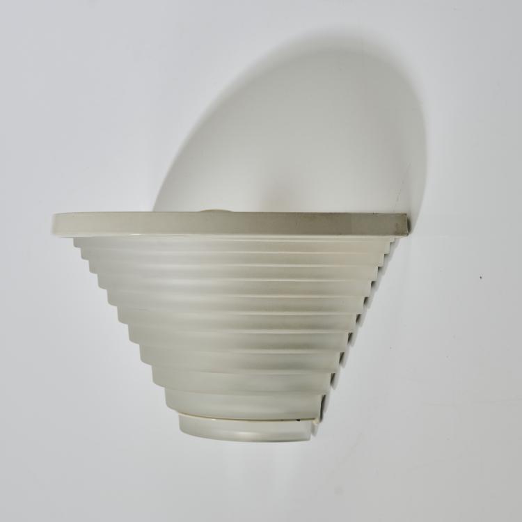 Bild 3 zu Objekt, Three 'Egisto 28 parete' wall lights, 1985, Angelo Mangiarotti, Artemide, Mailand, 167A 299
