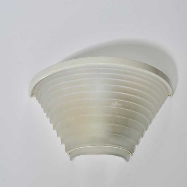 Bild 4 zu Objekt, Three 'Egisto 28 parete' wall lights, 1985, Angelo Mangiarotti, Artemide, Mailand, 167A 299