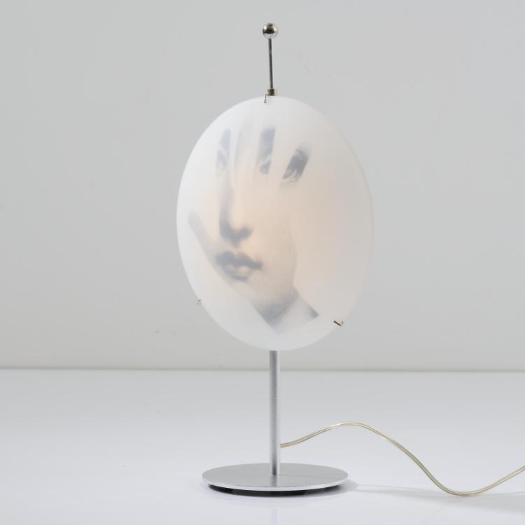 Bild 1 zu Objekt, Tischleuchte 'Tema e Variazioni', 1990er Jahre, Barnaba Fornasetti, Antonangeli Illuminazione, Paderno Dugnano/Mailand, 167A 135