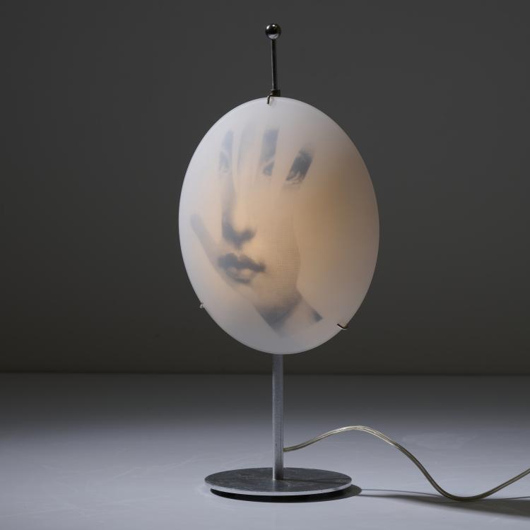 Bild 3 zu Objekt, Tischleuchte 'Tema e Variazioni', 1990er Jahre, Barnaba Fornasetti, Antonangeli Illuminazione, Paderno Dugnano/Mailand, 167A 135