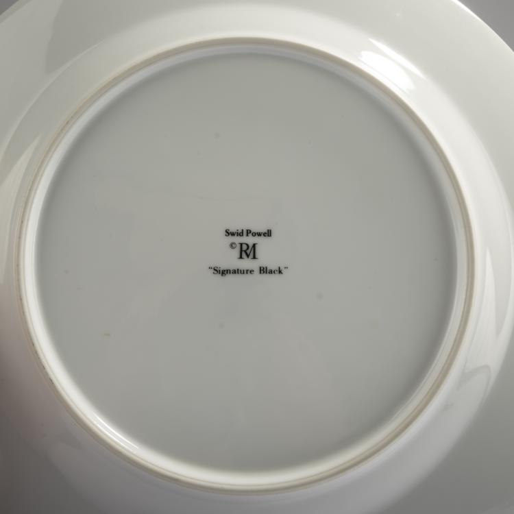 Bild 1 zu Objekt, Six 'Signature black' plates, 1993, Richard Meier, Swid Powell, New York, 167B 397