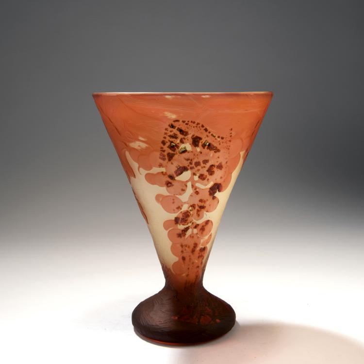 Hauptbild zu Objekt, 'Raisins' vase, c. 1900, Daum Fr&egrave;res, Nancy, 168A 43