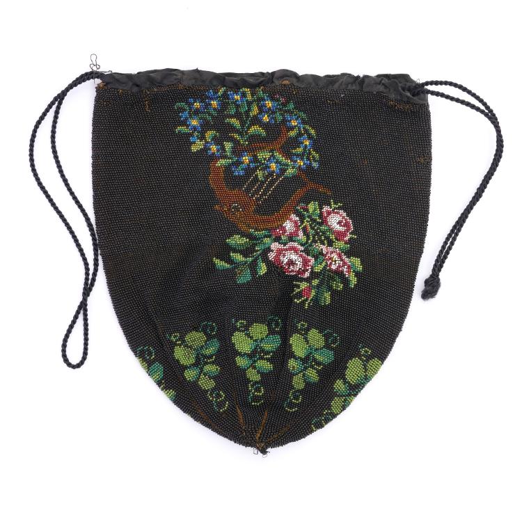 Bild 1 zu Objekt, Perlbeutel mit Blumenkranz und Lyra, 2. H&auml;lfte 19. Jh., 167O 88