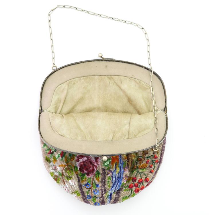 Bild 2 zu Objekt, B&uuml;geltasche mit Papagei, um 1900, 167O 133