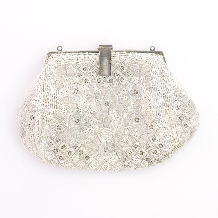 Hauptbild zu Objekt, Evening bag with flowers, c. 1930, 167O 255