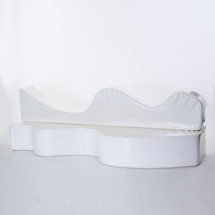 Bild 2 zu Objekt, 'Superonda' seating object, 1966, Gruppo Archizoom,Andrea Branzi,Paolo Deganello,Gilberto Corretti,,Massimo Morrozzi,Dario Bartolini,Lucia Bartolini, Poltronova, Pistoia, 167A 233