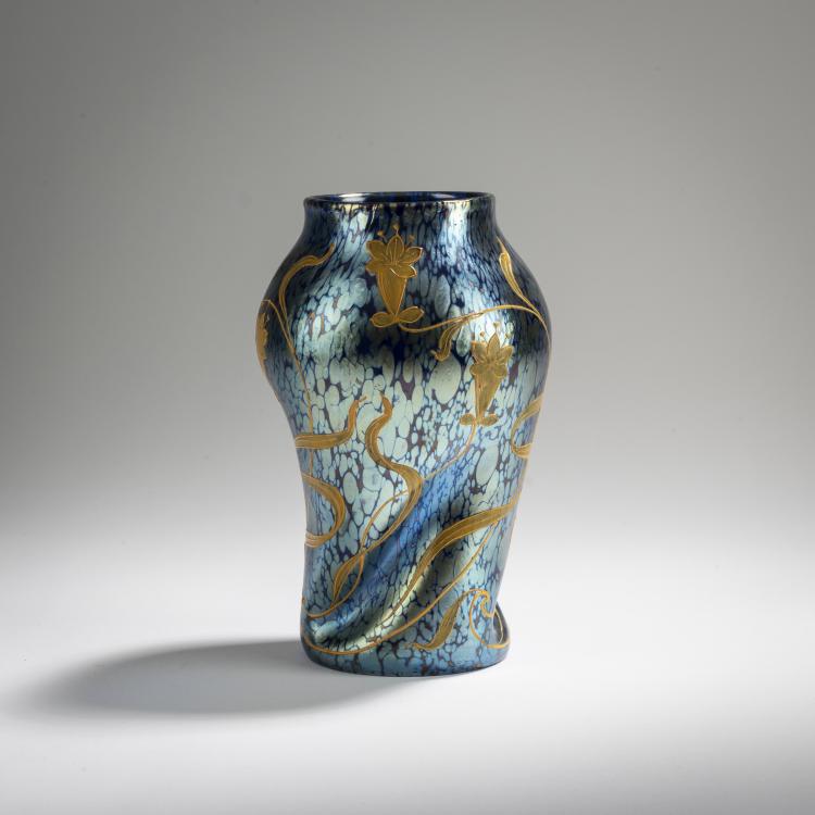 Hauptbild zu Objekt, Vase with embossed Gold 'Papillon', c. 1899, L&ouml;tz Wwe., Klosterm&uuml;hle, 168A 266