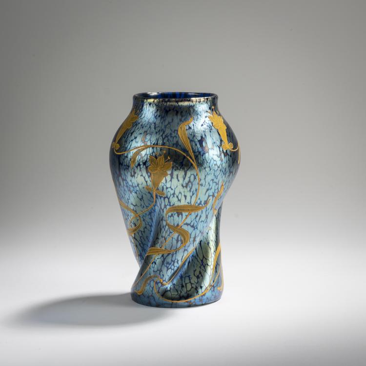 Bild 1 zu Objekt, Vase with embossed Gold 'Papillon', c. 1899, L&ouml;tz Wwe., Klosterm&uuml;hle, 168A 266