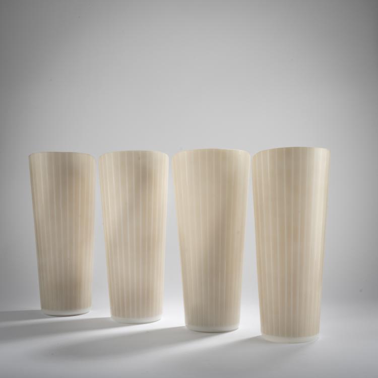 Bild 1 zu Objekt, Vier Wandleuchten 'Magna', 1952-54, Wilhelm Wagenfeld, Peill & Putzler, D&uuml;ren, 167B 468