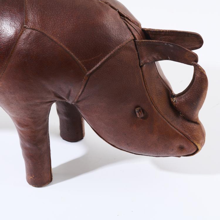 Bild 4 zu Objekt, 'Rhinoceros' foot stool, 1960s / 70s, Dimitri Omersa, Omersa & Co., Lincolnshire, 167B 534