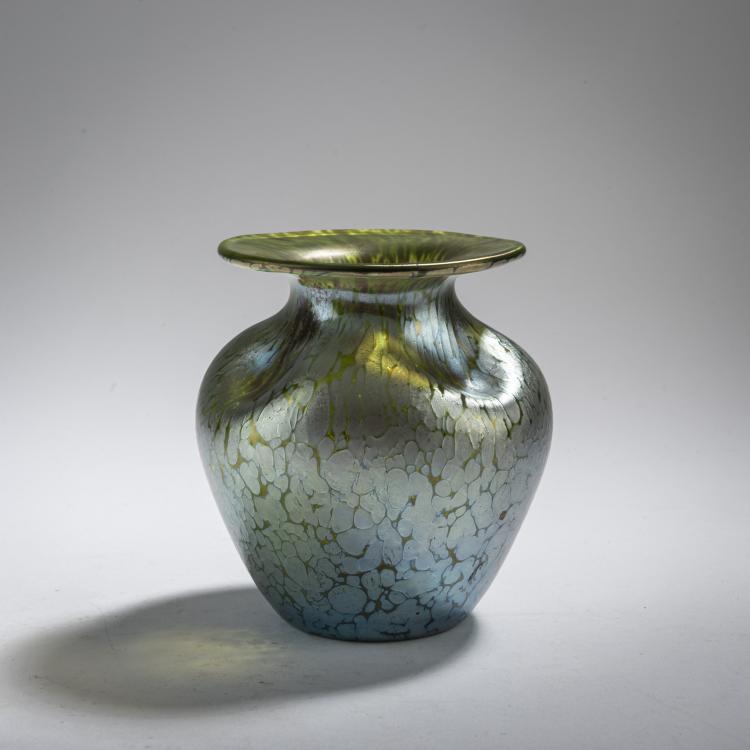Hauptbild zu Objekt, Small 'Papillon' vase, c. 1899, L&ouml;tz Wwe., Klosterm&uuml;hle, 168A 269