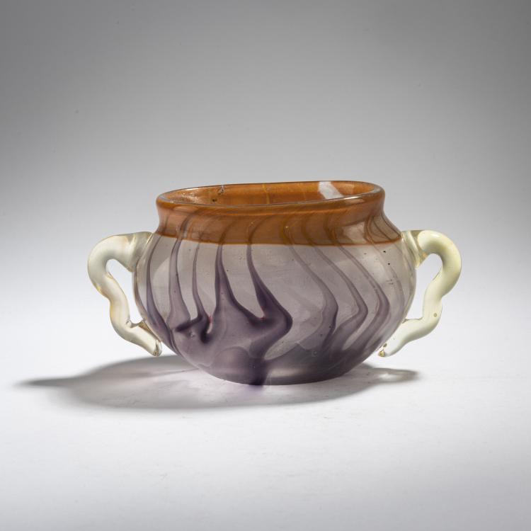 Bild 3 zu Objekt, Marquetry vase with handles 'Colchiques', 1897-98, Emile Gall&eacute;, Gall&eacute;, Nancy, 168A 126