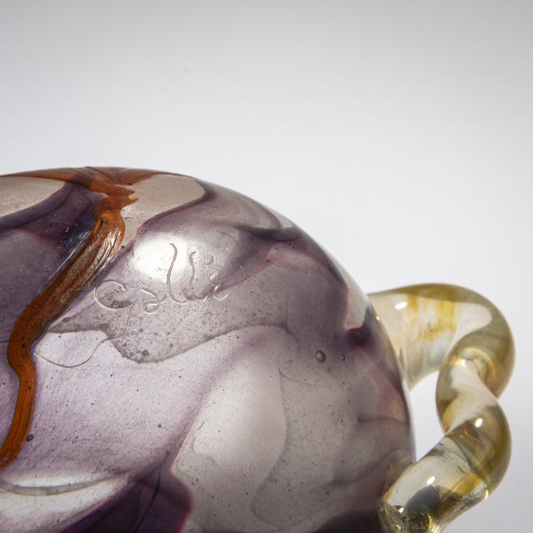 Bild 4 zu Objekt, Marquetry vase with handles 'Colchiques', 1897-98, Emile Gall&eacute;, Gall&eacute;, Nancy, 168A 126