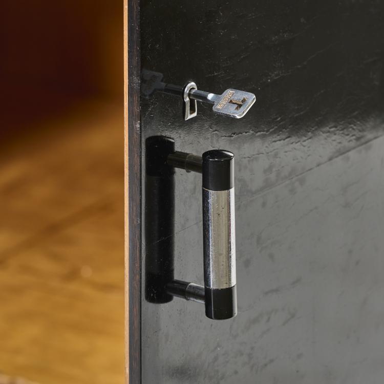 Bild 1 zu Objekt, 'B 105' sideboard, 1932, Hermann John Hagemann, Thonet, Frankenberg, 169A 14