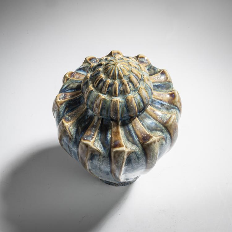 Bild 2 zu Objekt, Deckelgef&auml;&szlig;, 1902, Jean-Baptiste S&eacute;raphin, S&egrave;vres, Manufacture Nationale, 168B 466