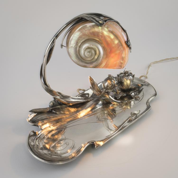 Bild 2 zu Objekt, 'Nautilus'-Tischleuchte mit Tintenzeug, um 1900, Hacker, Moritz, Wien, 168B 372