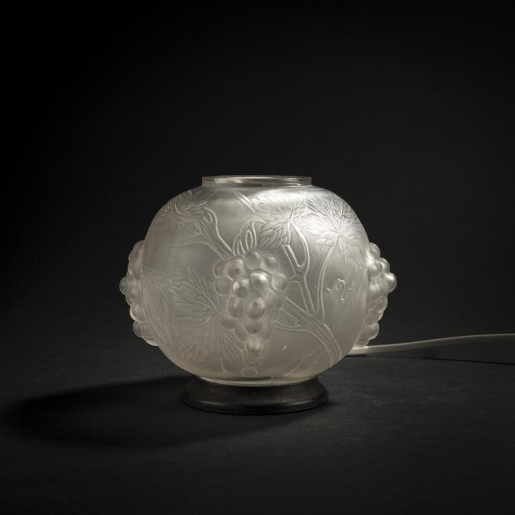 Hauptbild zu Objekt, Br&ucirc;le parfum 'Raisins' for Robj, Paris, 1921, Ren&eacute; Lalique, Robj, Paris: Lalique, Wingen-sur-Moder, 168A 168