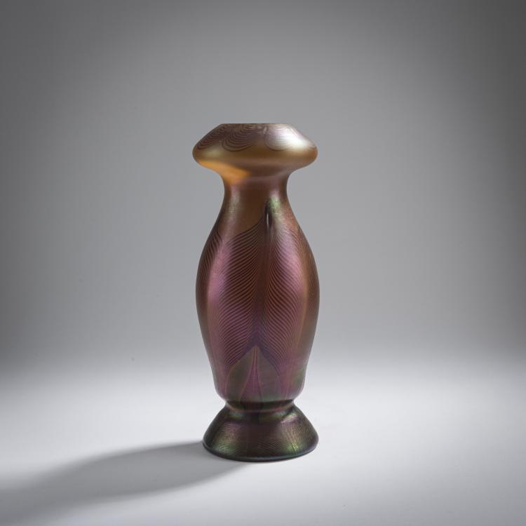 Bild 1 zu Objekt, 'Peacock Feather' Vase, c. 1900, Karl Schmoll von Eisenwerth, Poschinger, Ferdinand von, Buchenau, 168A 303