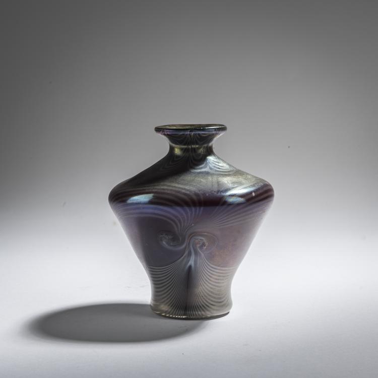 Hauptbild zu Objekt, Small 'Peacock Feather' vase, c. 1900, Karl Schmoll von Eisenwerth, Poschinger, Ferdinand von, Buchenau, 168A 307