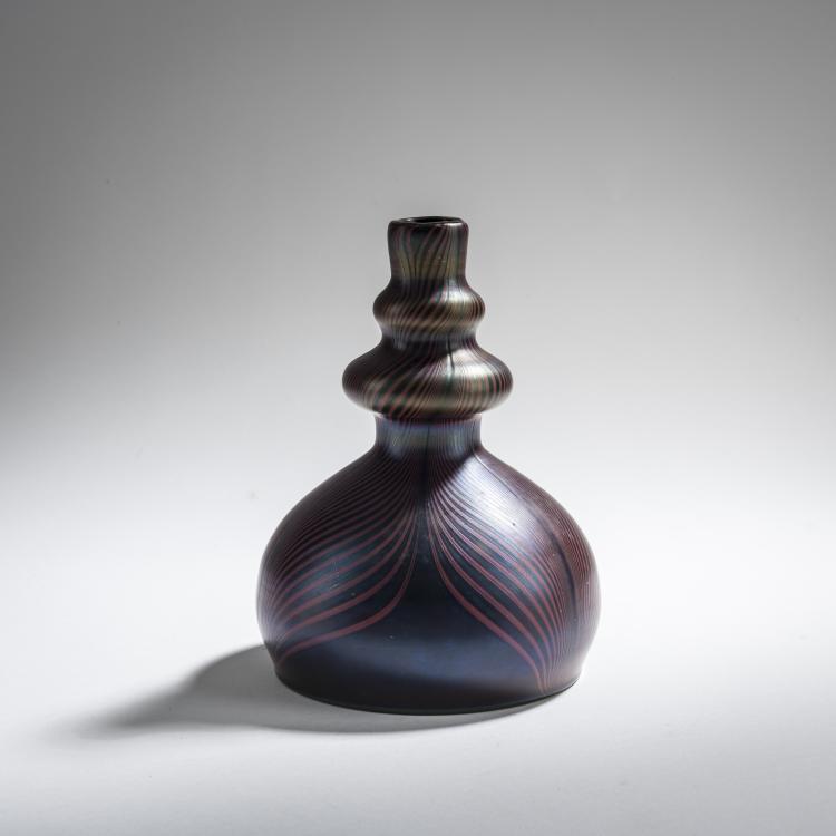 Bild 1 zu Objekt, Small 'Peacock Feather' vase, c. 1900, Karl Schmoll von Eisenwerth, Poschinger, Ferdinand von, Buchenau, 168A 310