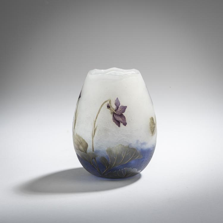 Bild 1 zu Objekt, Small 'Violettes' vase, c. 1910, Daum Fr&egrave;res, Nancy, 168A 66