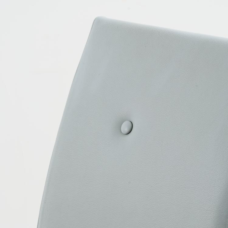 Bild 5 zu Objekt, Zwei St&uuml;hle 'Asahi', 1991, Philippe Starck, Driade Aleph, Caorso, 169A 136