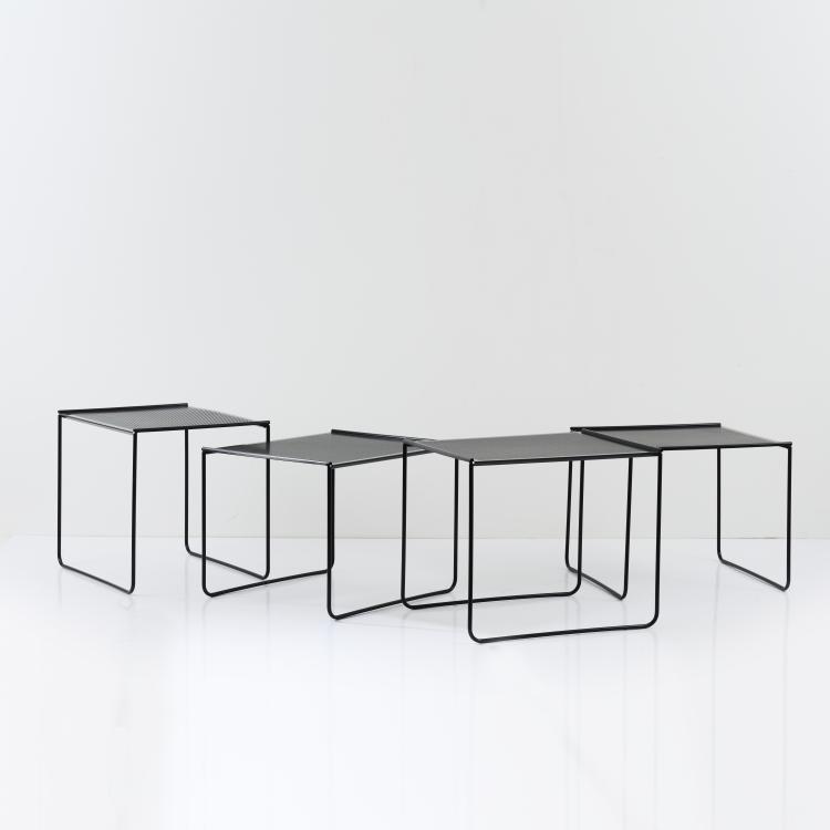 Bild 1 zu Objekt, Vier Beistelltische, 1960er Jahre, Italien, 169C 680