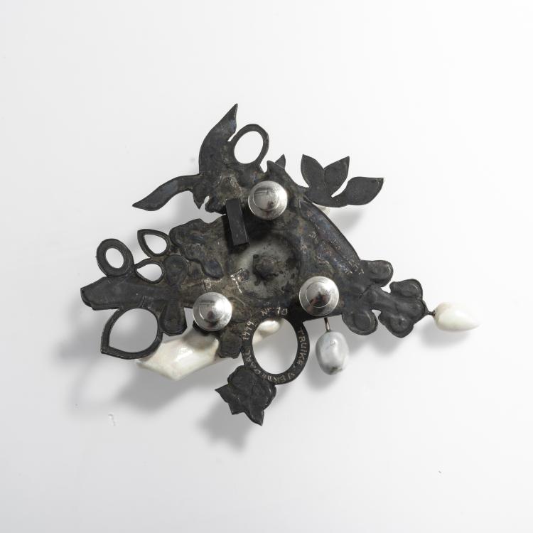 Bild 1 zu Objekt, Brosche/Wandobjekt aus der Serie 'Hollands Licht', 1999, Truike Verdegaal, 169D 867