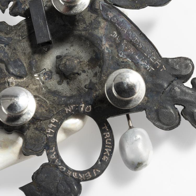 Bild 2 zu Objekt, Brosche/Wandobjekt aus der Serie 'Hollands Licht', 1999, Truike Verdegaal, 169D 867