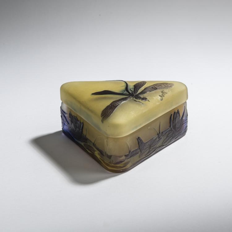 Hauptbild zu Objekt, 'N&eacute;nuphars et Libellule' box and cover, 1908-20, Gall&eacute;, Nancy, 168A 144
