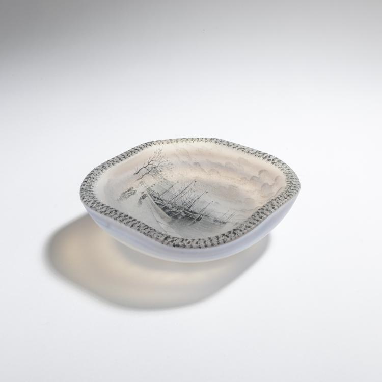 Bild 1 zu Objekt, 'Delft' dish, c. 1898, Daum Fr&egrave;res, Nancy, 168A 40