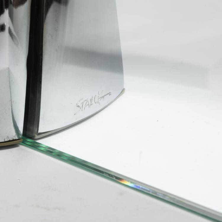 Bild 1 zu Objekt, Zwei Standrahmen 'Shark', 1989, Philippe Starck, Presence, Paris; L'Oreal, Paris., 169A 143