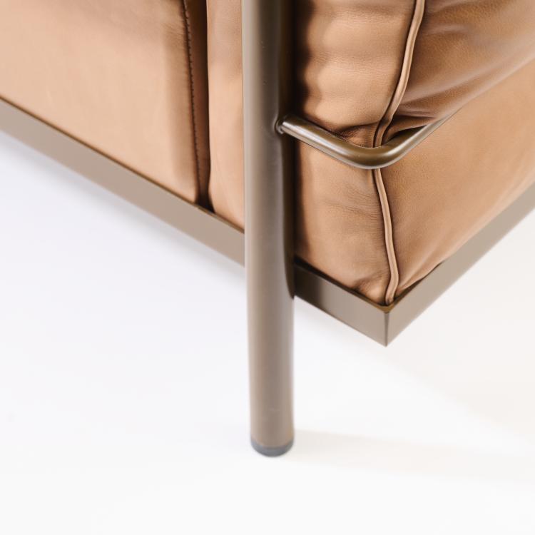 Bild 2 zu Objekt, 'LC 2' easy chair, 1928, Pierre Jeanneret,Charlotte Perriand,Le Corbusier Charles-&Eacute;douard Jeanneret-Gris, Cassina, Mailand, 169C 451