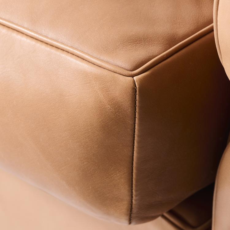 Bild 12 zu Objekt, 'LC 2' easy chair, 1928, Pierre Jeanneret,Charlotte Perriand,Le Corbusier Charles-&Eacute;douard Jeanneret-Gris, Cassina, Mailand, 169C 451