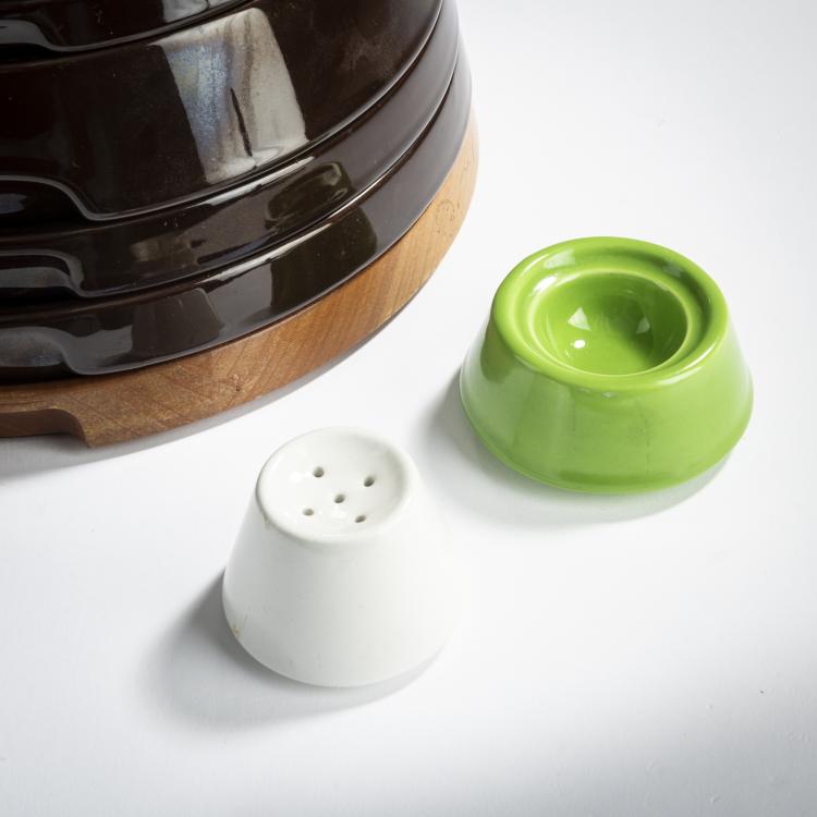 Bild 2 zu Objekt, 16-piece Stacking / picnic dishes 'Cono', 1969, Pierre Cardin, Pozzi, Franco, Gallarate, 169B 272