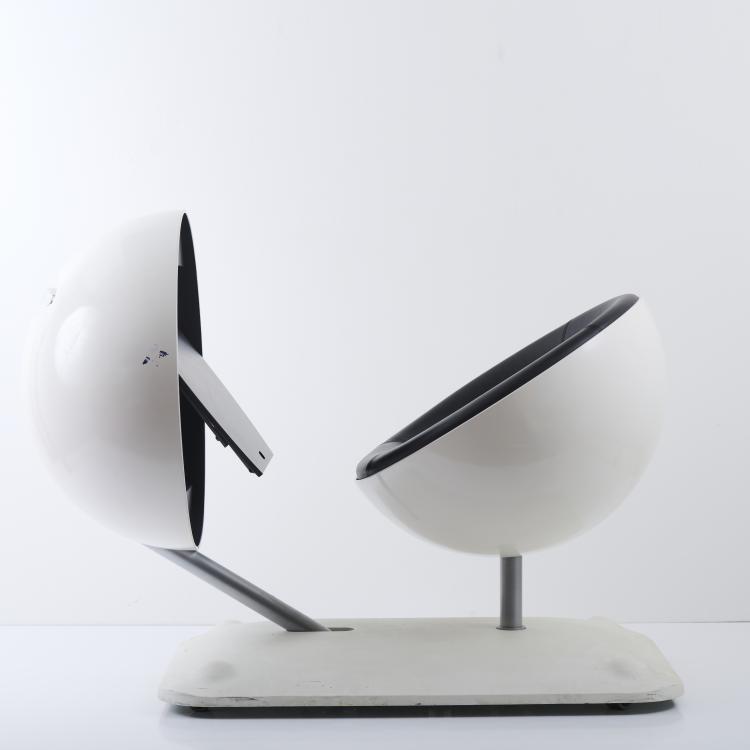 Bild 5 zu Objekt, Working chair with table 'Globus', 2007, Michiel van der Kley, Artifort, Maastricht, 169A 186