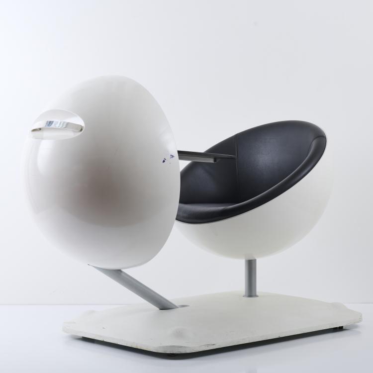 Bild 7 zu Objekt, Working chair with table 'Globus', 2007, Michiel van der Kley, Artifort, Maastricht, 169A 186