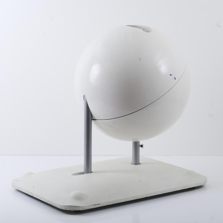 Bild 12 zu Objekt, Working chair with table 'Globus', 2007, Michiel van der Kley, Artifort, Maastricht, 169A 186