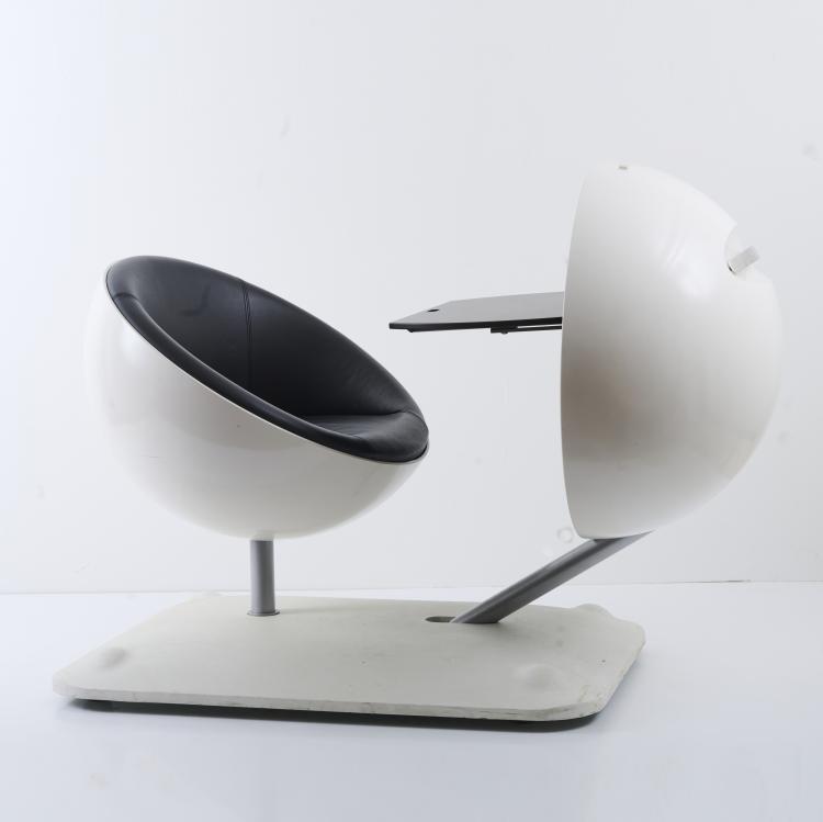 Bild 13 zu Objekt, Working chair with table 'Globus', 2007, Michiel van der Kley, Artifort, Maastricht, 169A 186