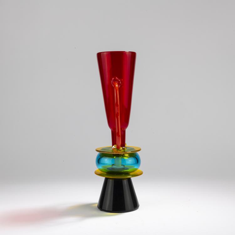 Bild 1 zu Objekt, 'Sirio' vase object, 1982, Ettore Sottsass, Memphis, Mailand; Toso Vetri d'Arte, Murano, 169A 103