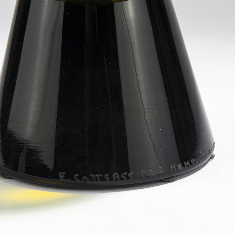 Bild 3 zu Objekt, 'Sirio' vase object, 1982, Ettore Sottsass, Memphis, Mailand; Toso Vetri d'Arte, Murano, 169A 103