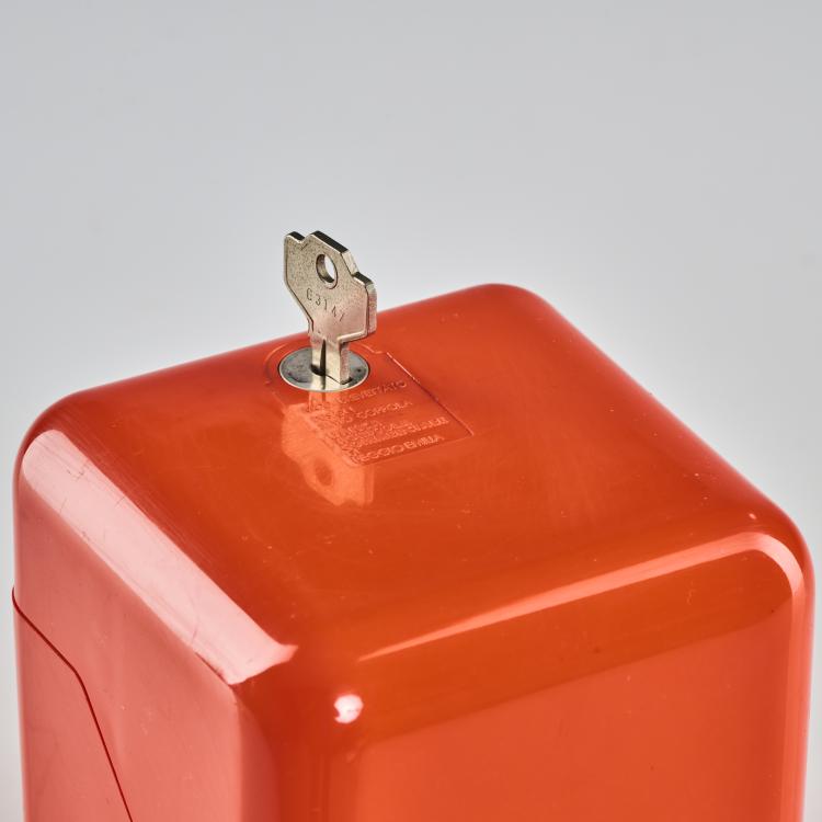 Bild 2 zu Objekt, Sparb&uuml;chse 'Banco agricola commerciale di Reggio Emilia', 1960er Jahre, Silvio Coppola, 169B 231