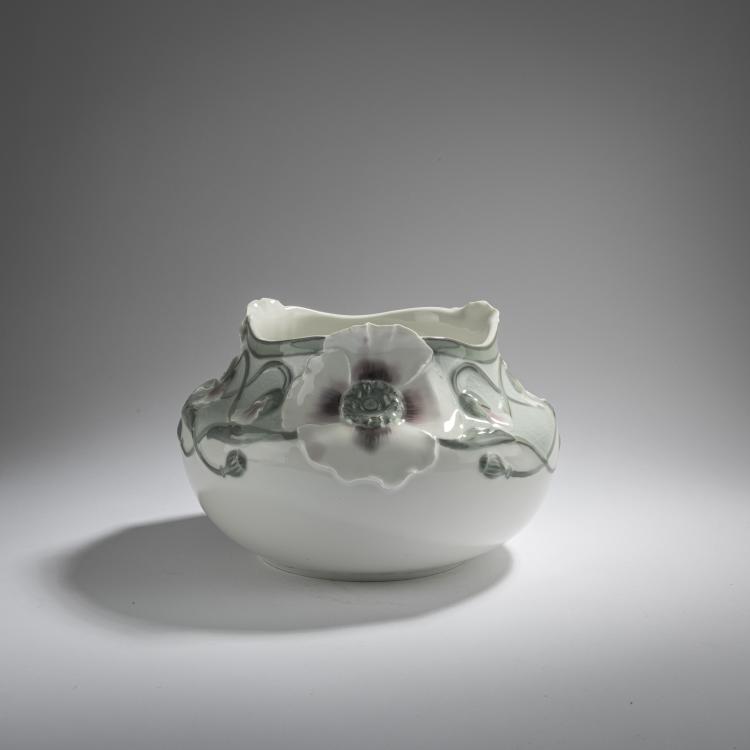 Hauptbild zu Objekt, Cachepot 'Mohnbl&uuml;ten', um 1902, Nils Erik Lundstr&ouml;m, R&ouml;rstrands Porslinsfabriker, Lidk&ouml;ping, 168B 511