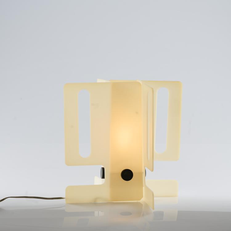 Bild 1 zu Objekt, Vier Tischleuchten 'Nove', 1980er Jahre, Italien, 169B 371