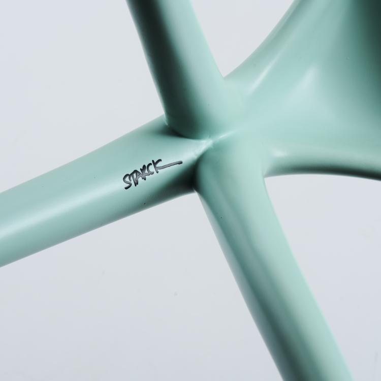 Bild 5 zu Objekt, Two 'W.W. Stool' stools, 1990, Philippe Starck, Vitra, Weil am Rhein, 169A 146