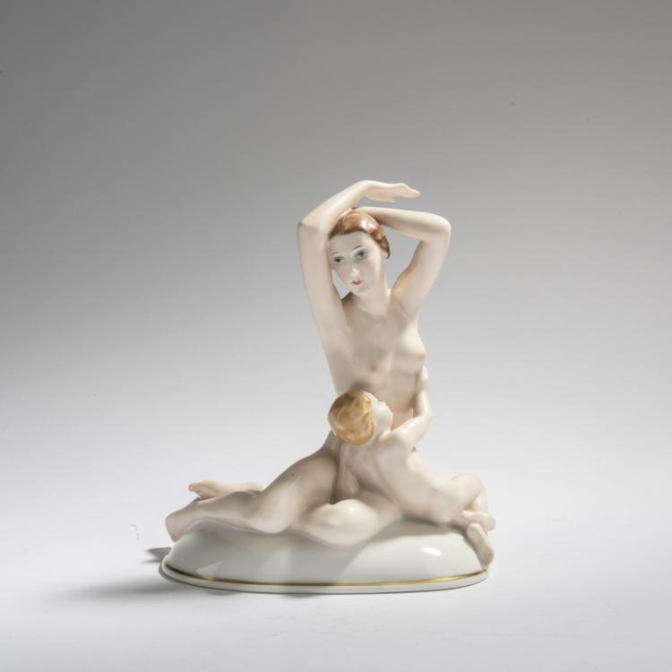 Hauptbild zu Objekt, Mother with child, c. 1934, Gerhard Schliepstein, Rosenthal, Selb, 168C 570