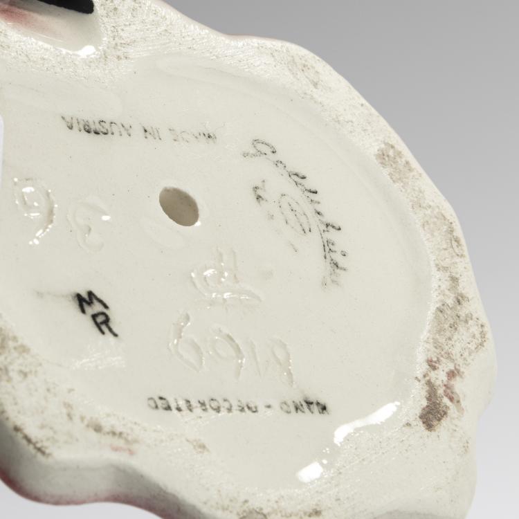 Bild 4 zu Objekt, 'Fashion Lady', c. 1937, Claire Herczeg-Weiss, Goldscheider, Wien, 168C 600