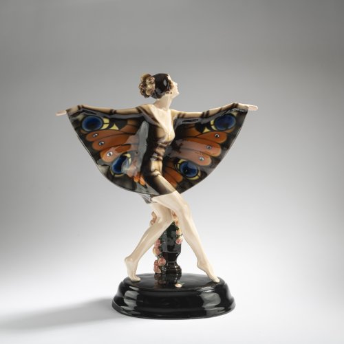 Dancer in a butterfly costume, 1924/25