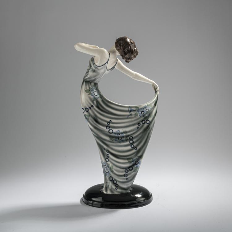 Bild 2 zu Objekt, 'Stehende T&auml;nzerin in Pose', 1931/32, Josef Lorenzl, Goldscheider, Wien, 168C 596